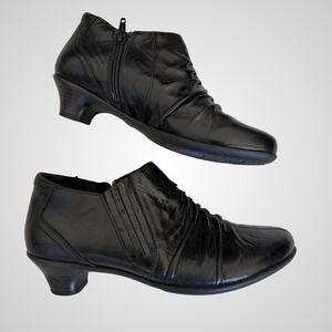 Taos Highness Black Leather Ruched Ankle Boots Side Zip Low Heel  Size 8